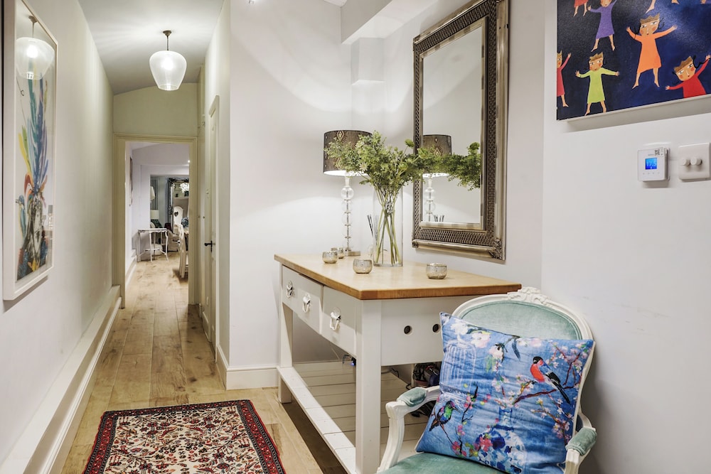 Queen's Gate Gardens Flat