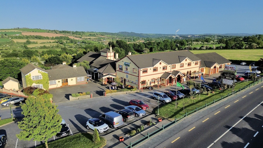 Waterford Vacations - The Rhu Glenn Hotel - Property Image 3