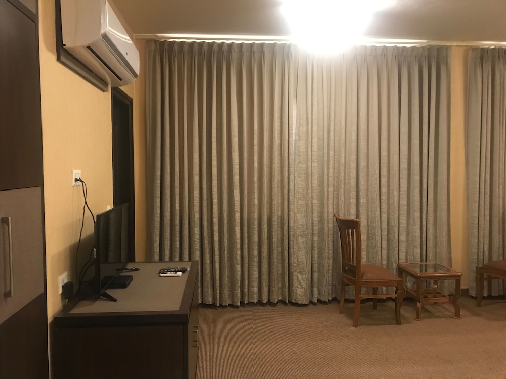 Noida Vacations - Mint Metropolitan Grand - Property Image 14