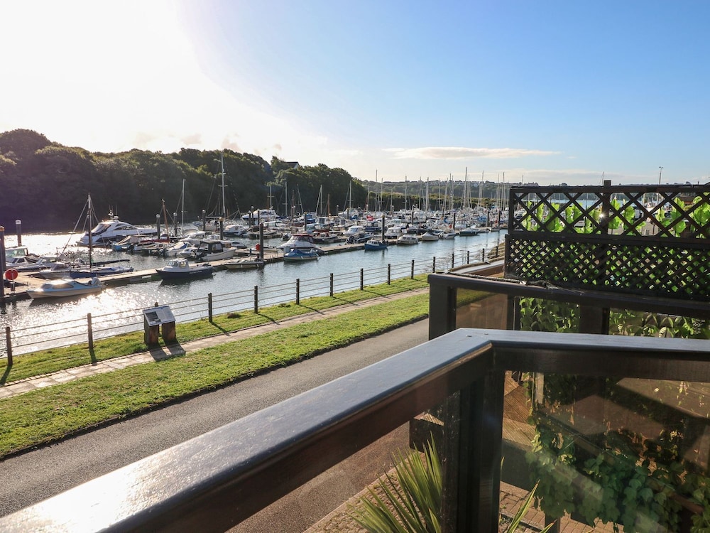Yacht Haven View