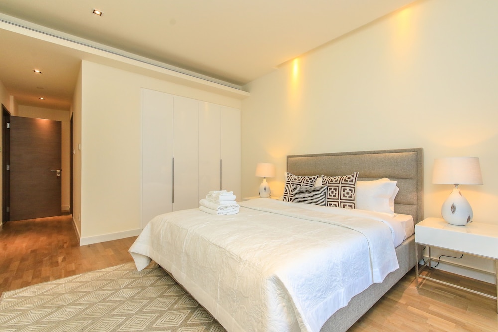 Driven Holiday Homes - City Walk 22