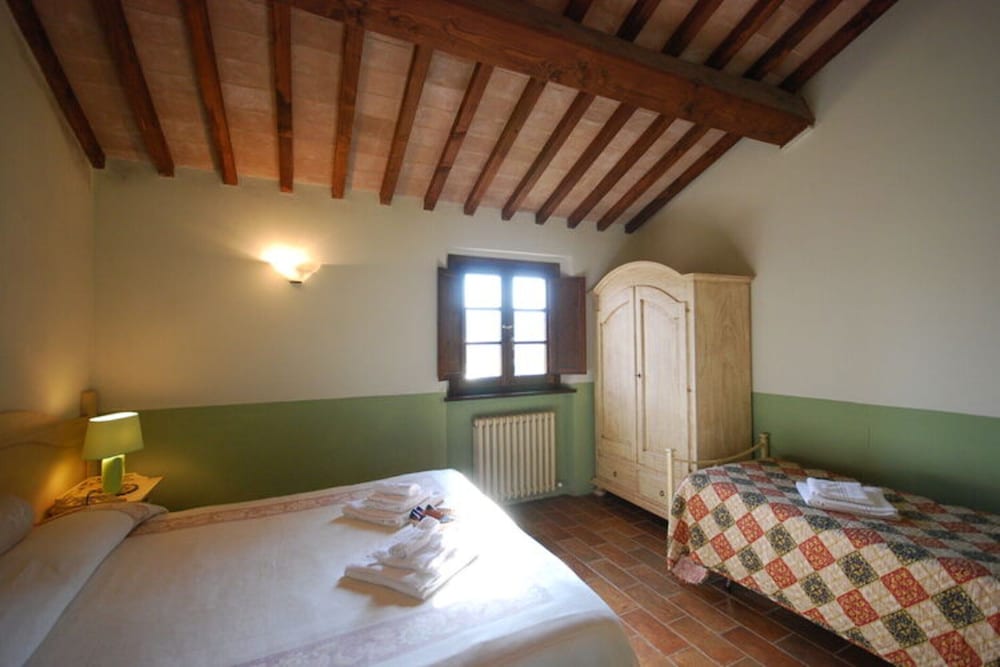 Cottage in Umbria With Pool & Garden view 2