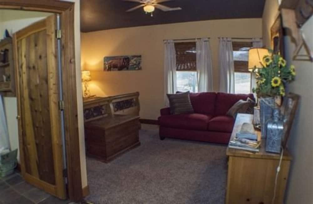 Lawrence Vacations - Circle S Ranch - Property Image 34