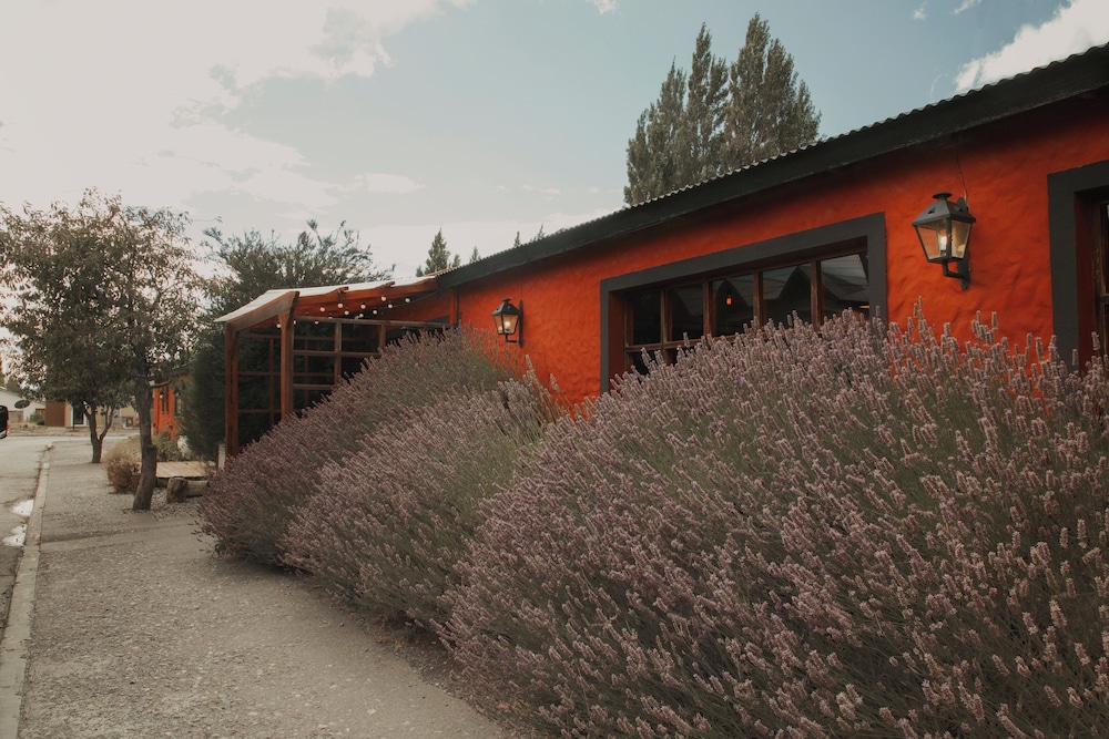 Hotel Schilling Patagonia Travellers - Hostel - Image 1
