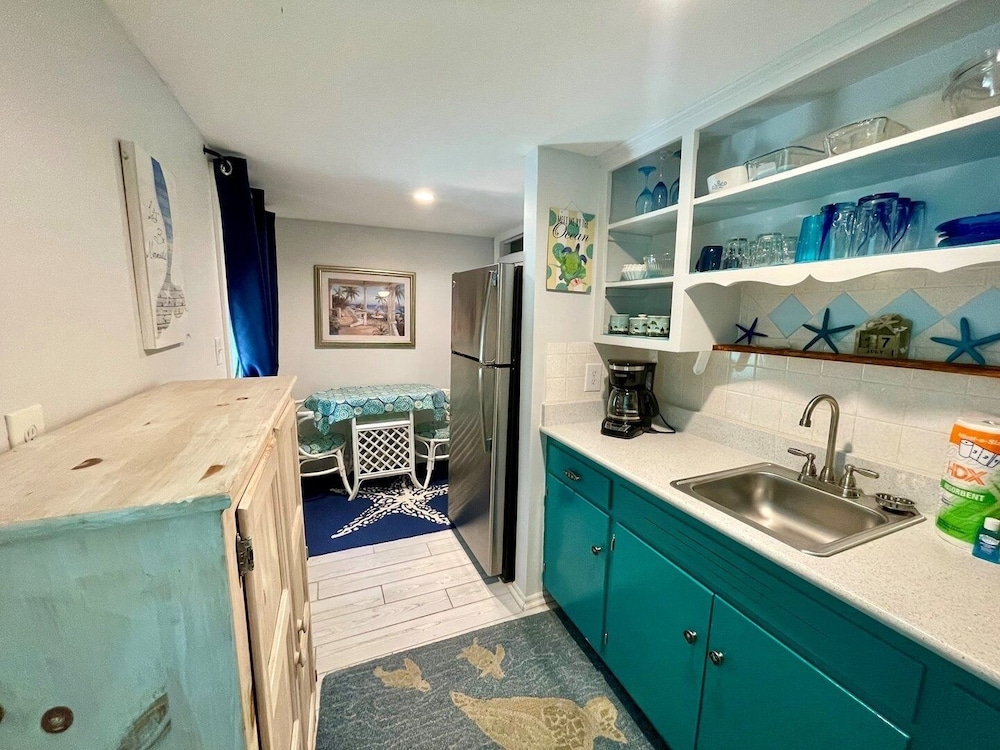 Seahorse Suite 1 Bedroom Villa by RedAwning view 5