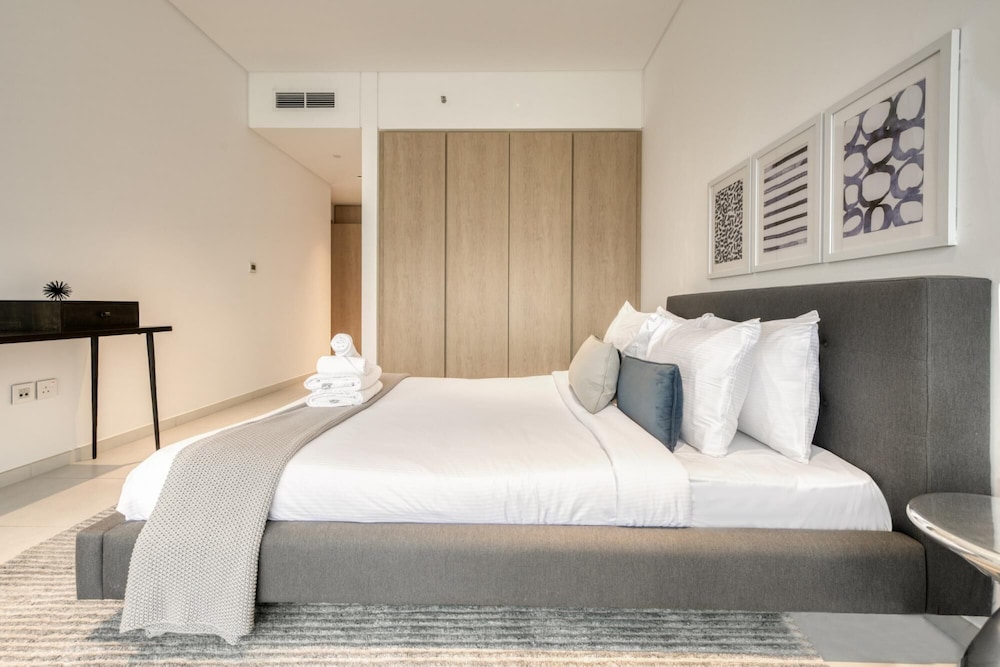 Luxury Apt W Burj Khalifa Vw Dubai Canal Access