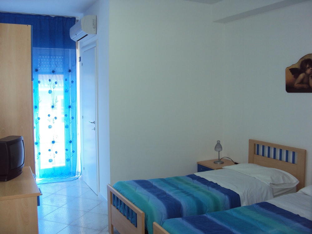 Bed and Breakfast Brezza Marina e Ristorante Shoreline photo 3
