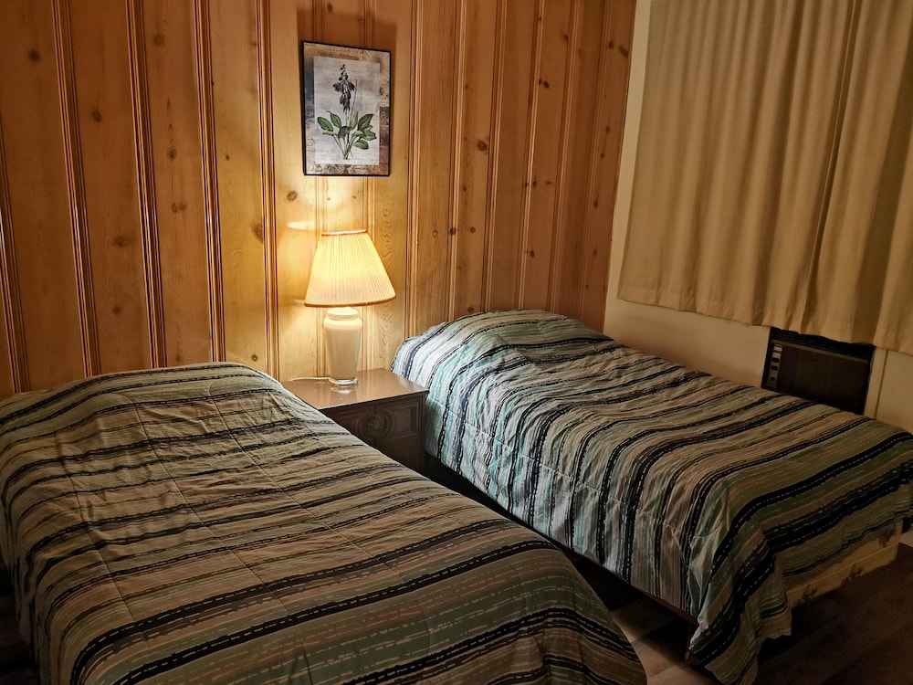 Cedars Motel