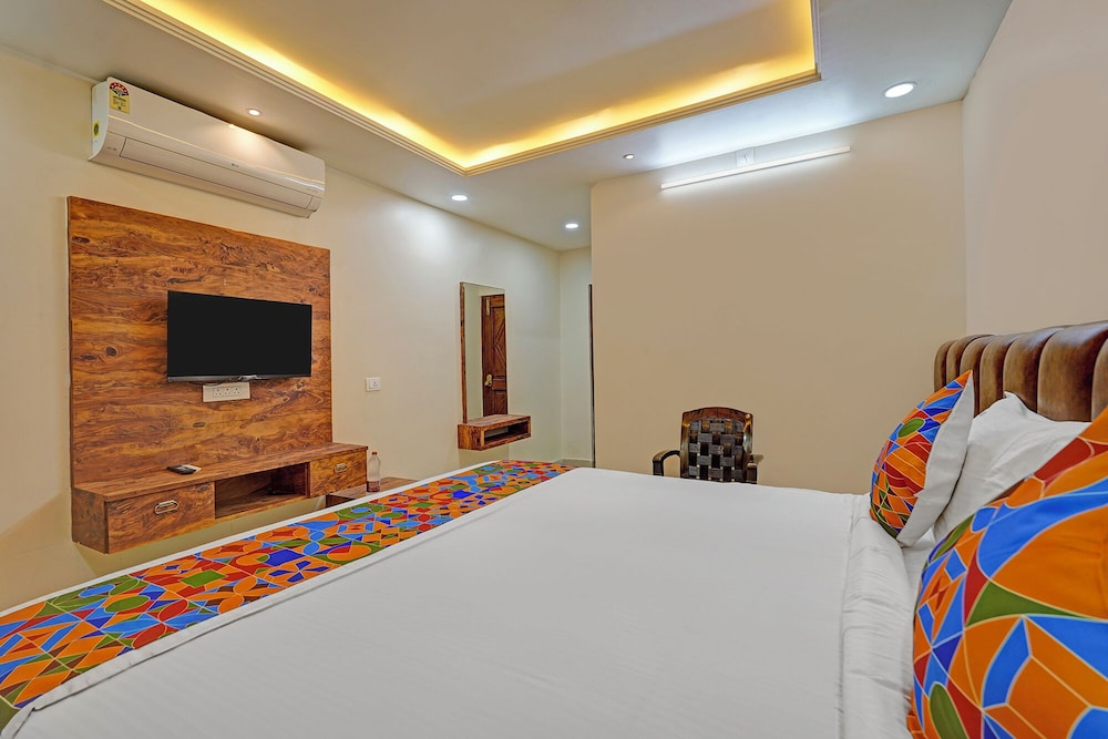 Fabhotel Pranavam Residency