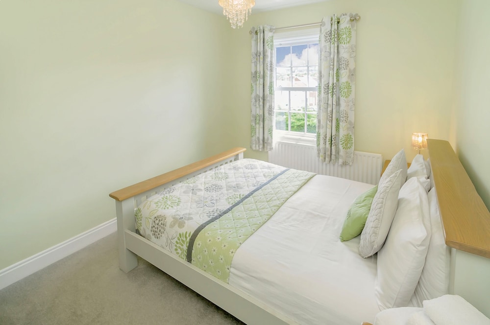 Roseberry House