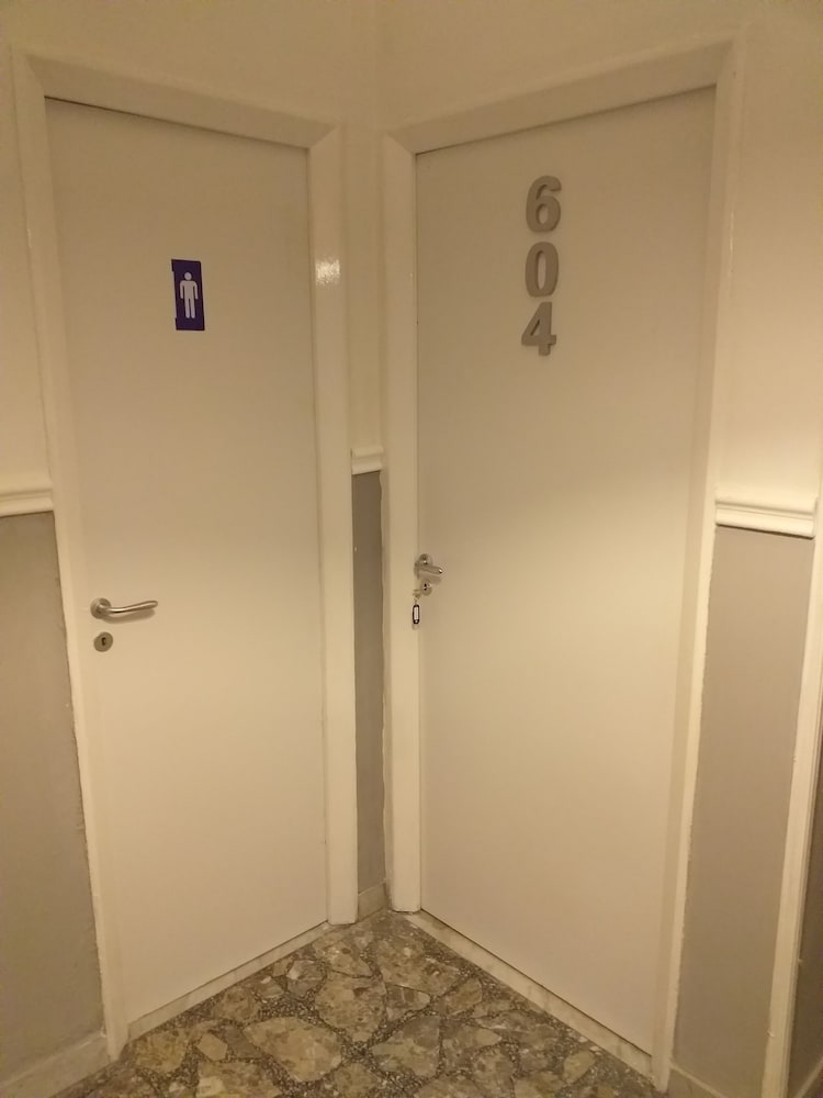 Hostel alexander
