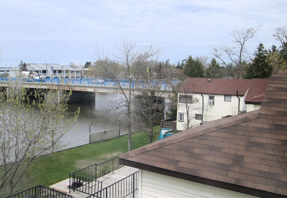 Edgewater Resorts - Edgewater Cottages