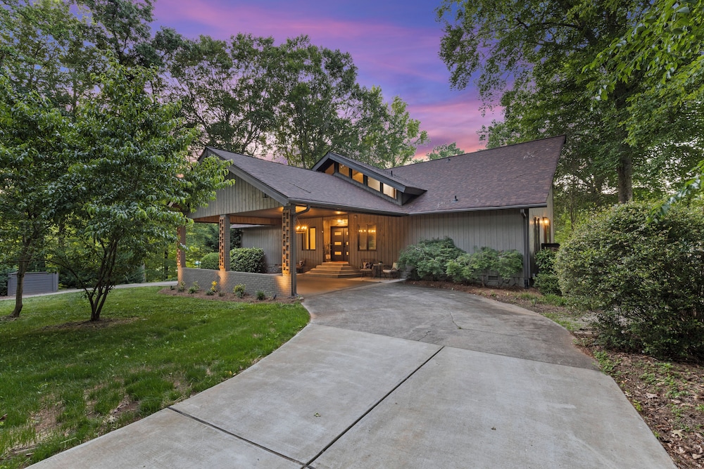 Niblick on Norman W/heated Pool & Optional Boat Rental view 3