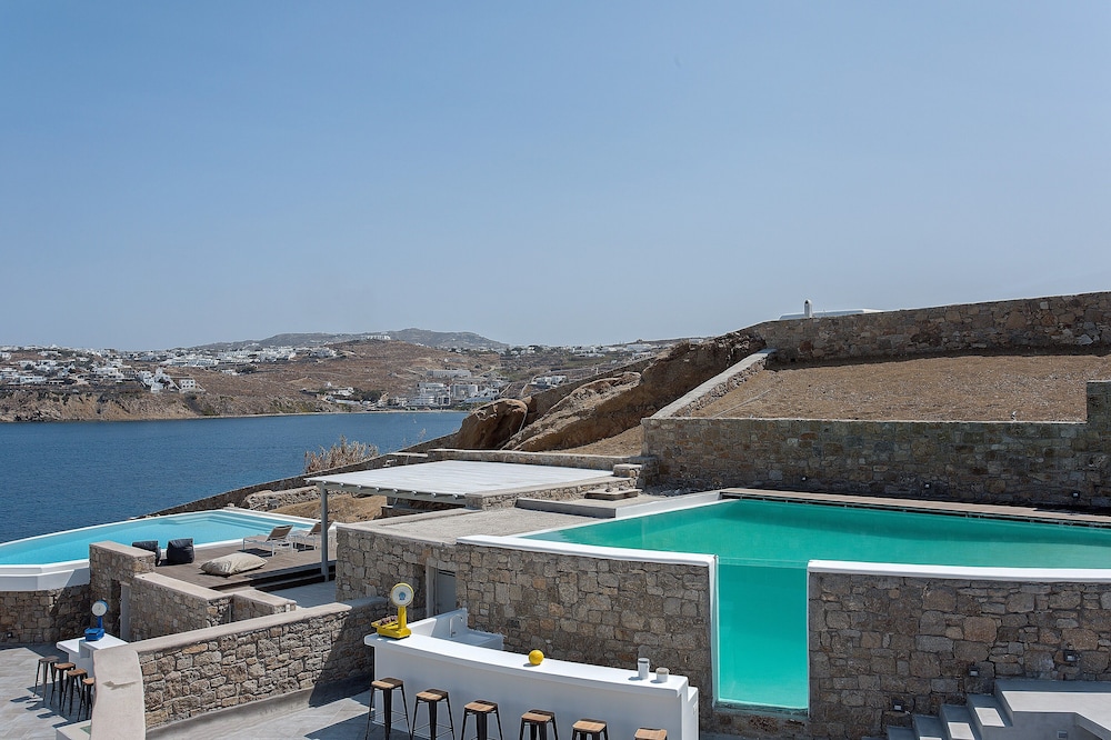Villa Sapphire 6BR Hot Tub & Pool Ornos