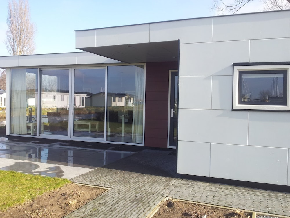 Modern Chalet not far From the Biesbosch