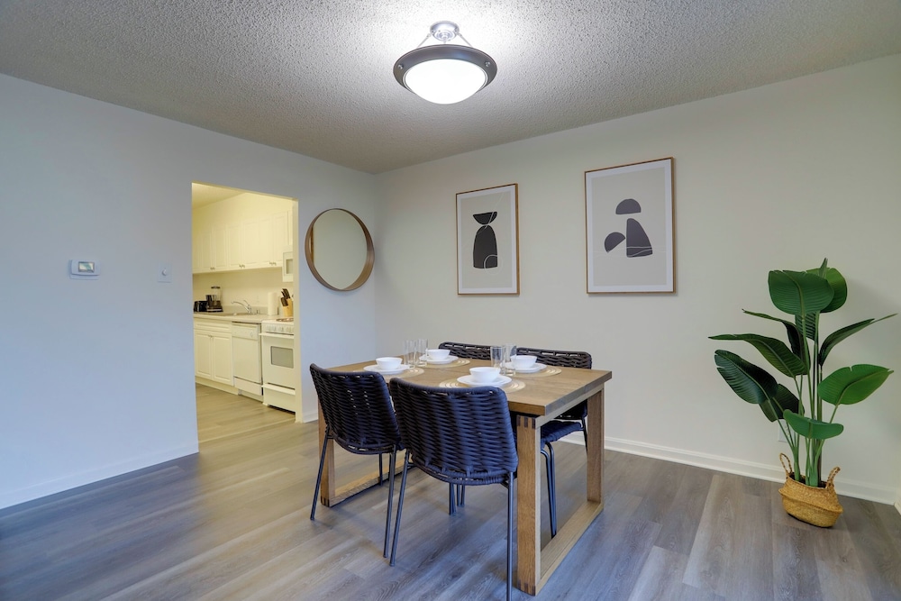 Stay with Comfort in Crystal City