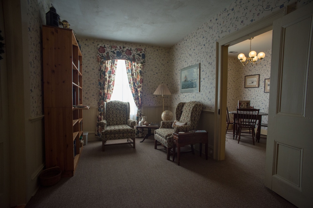 Benjamin Ellis House Bed & Breakfast