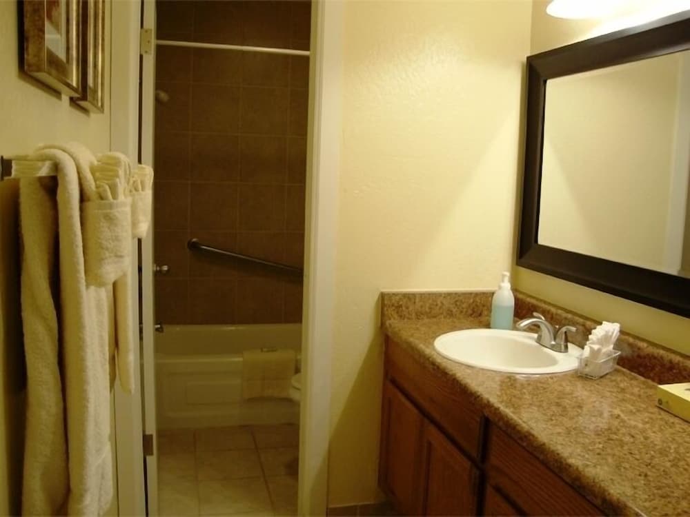 Roundhouse Resort