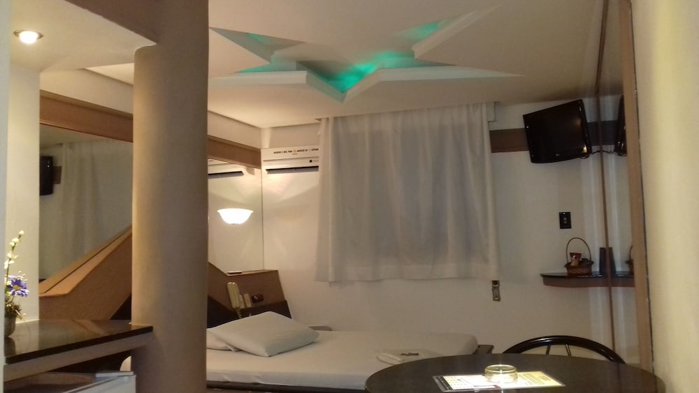 Motel dos Arcos