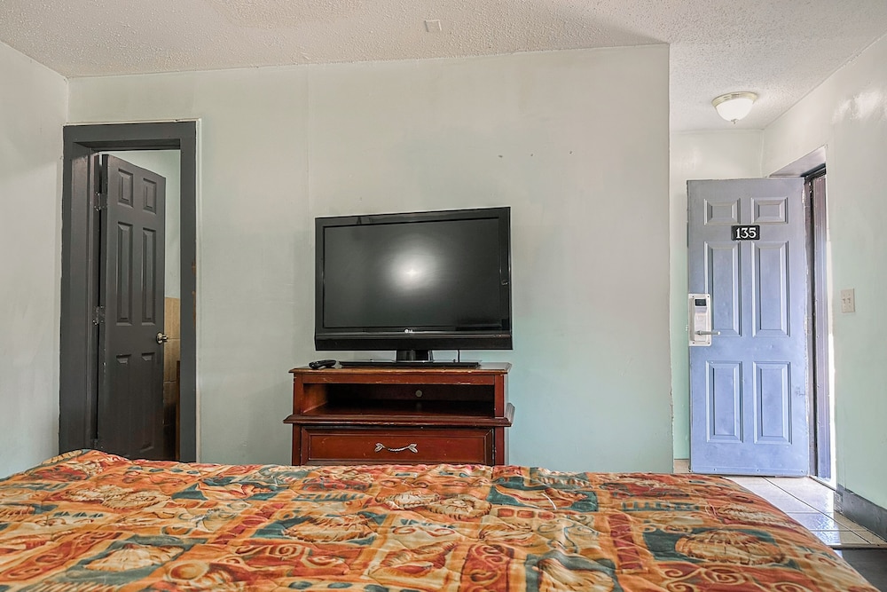 OYO Hotel Jonesboro Near Atlanta Airport
