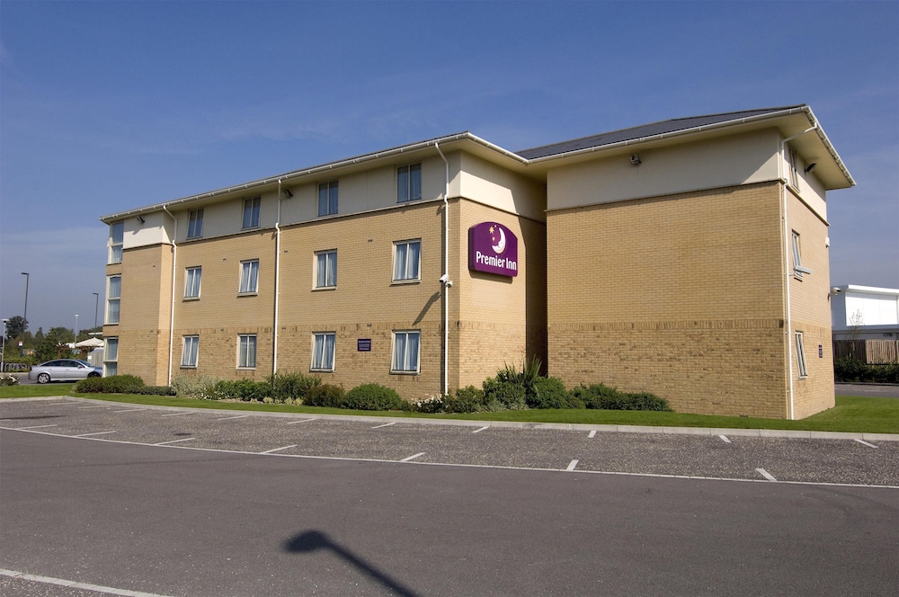 Premier Inn Gloucester Business Park 4