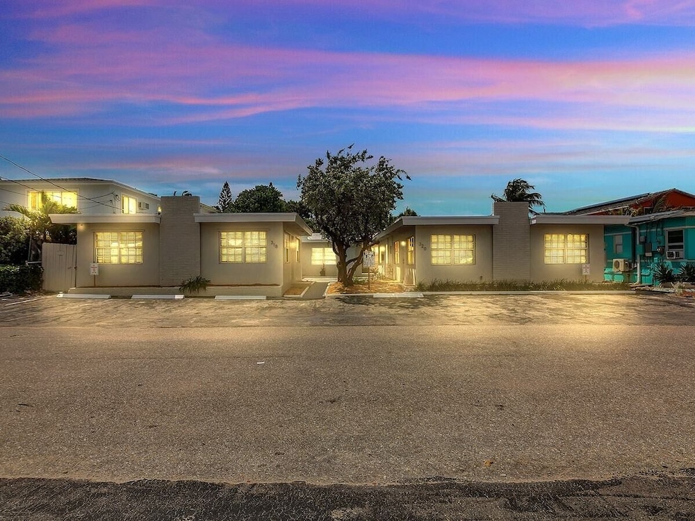 Cozy 1BR Seaside, Steps to Hollywood Beach & More