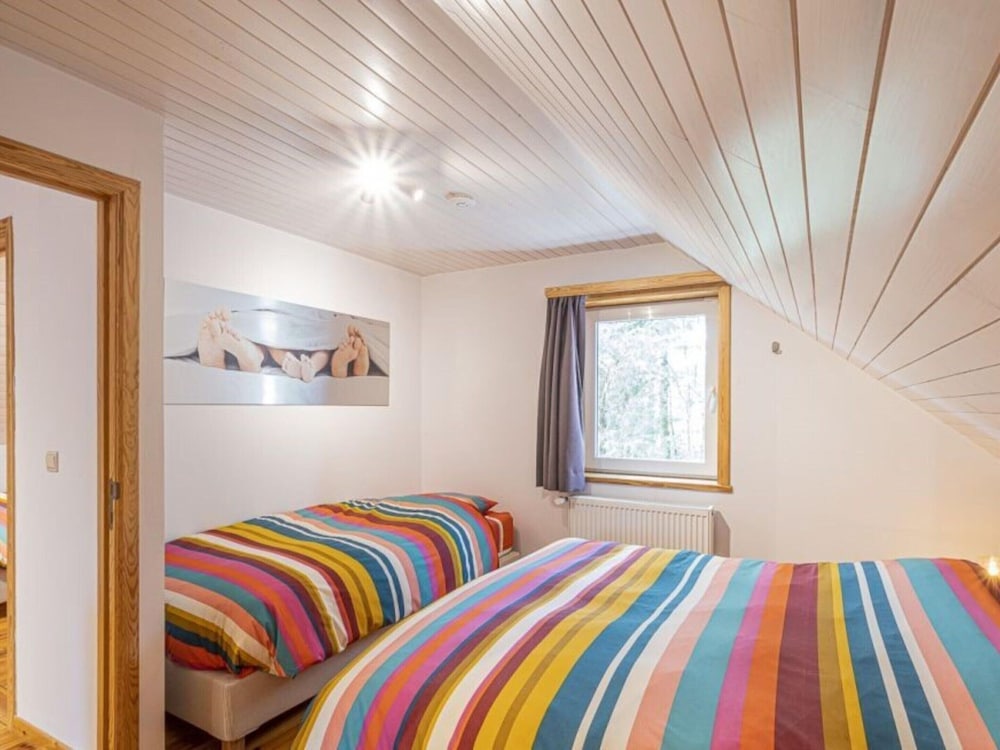 Quiet Villa with Hot Tub & Sauna