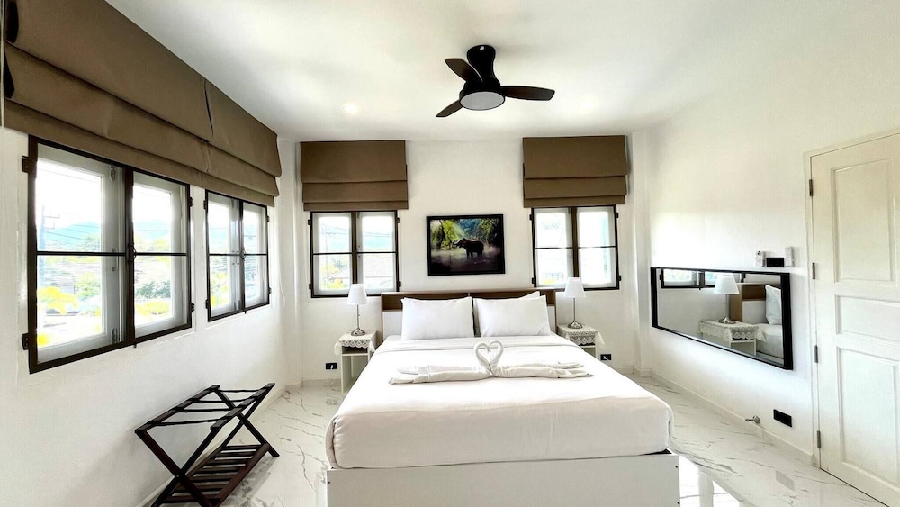 Khaolak Pool Villa With 3 Bedrooms