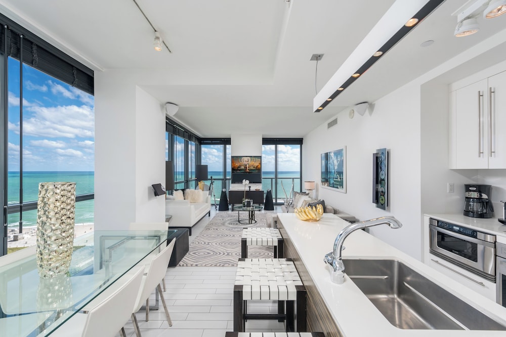 Luxury Vacation Rentals in South Beach by LRMB