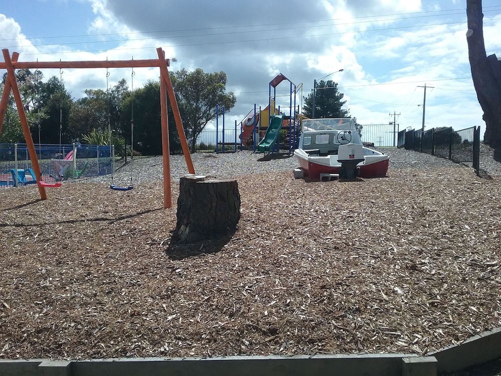 Lakes Caravilla Caravan Park