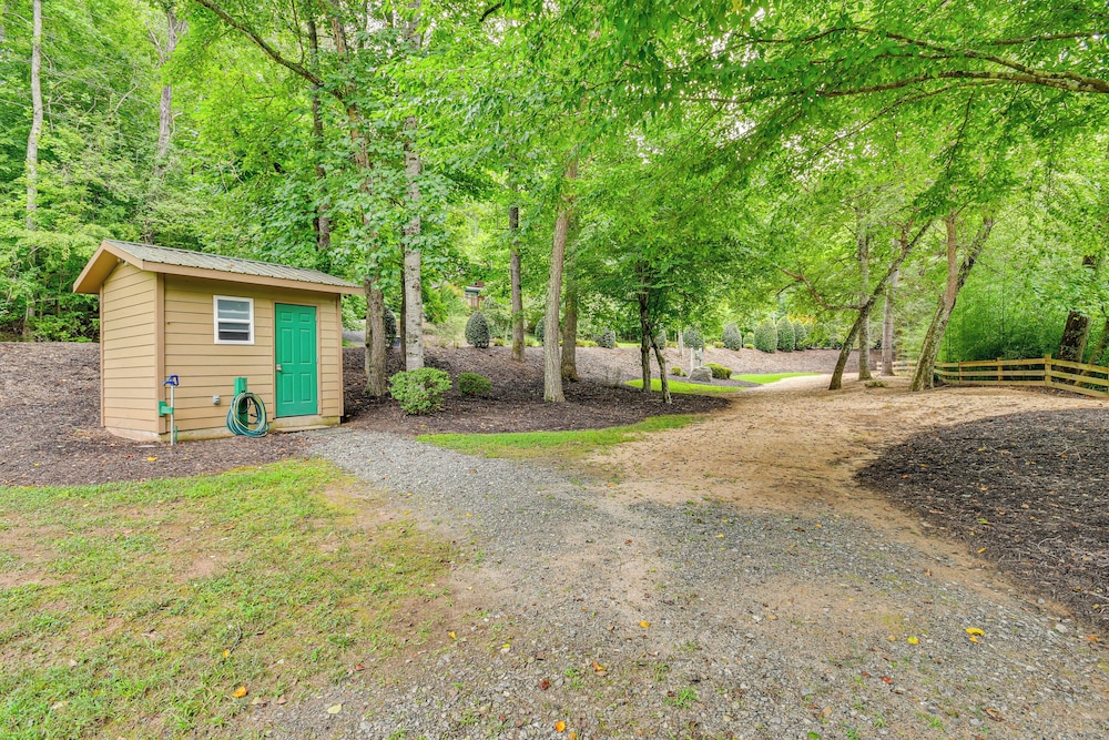 Riverfront Rutherfordton Retreat w/ Fire Pit!