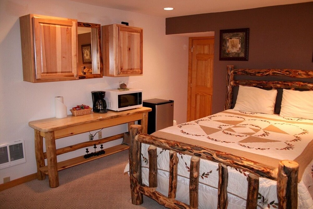 Denver Vacations - Fawn Valley Inn: 253 1 Bedroom Apts - Property Image 1