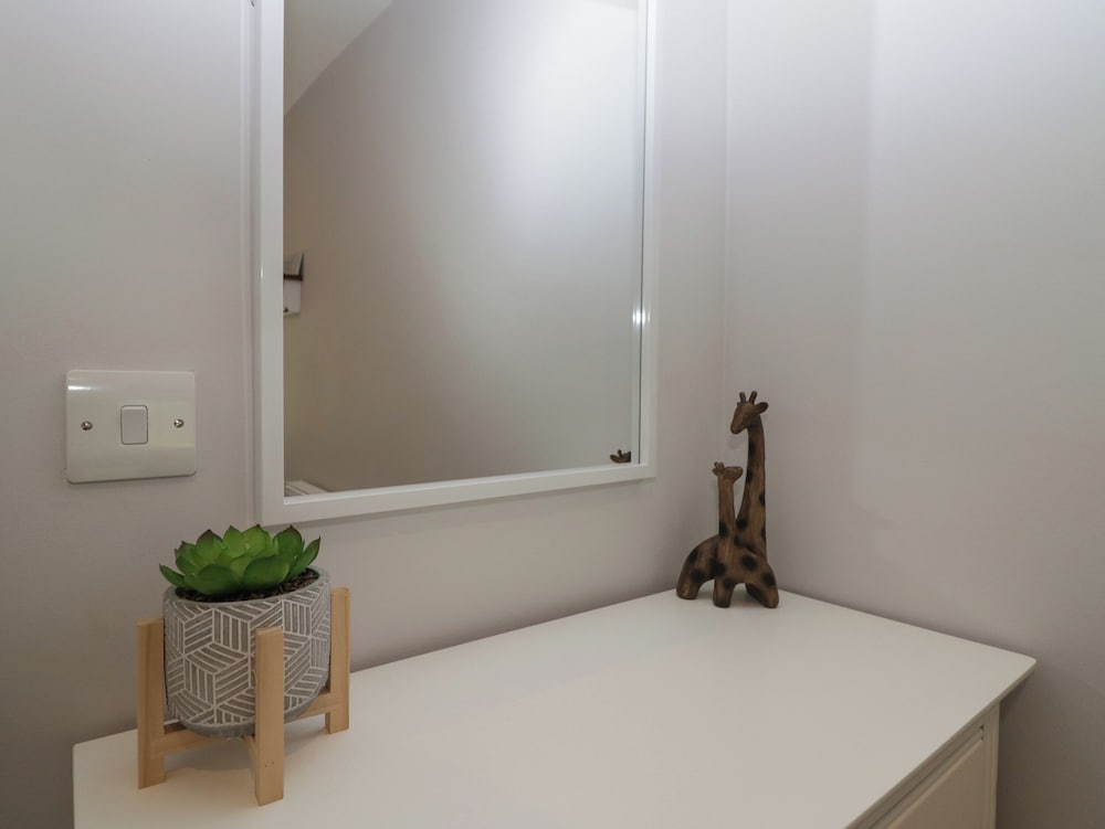 Garden Cottage No 1