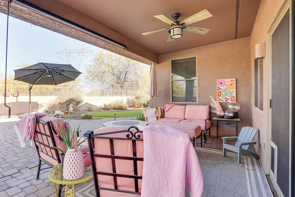 Family-friendly Goodyear Oasis: Fire Table, Pool!