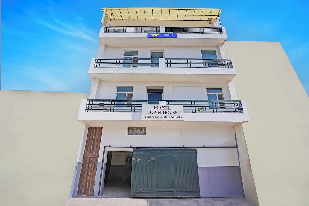 Fabhotel Hazel Town House