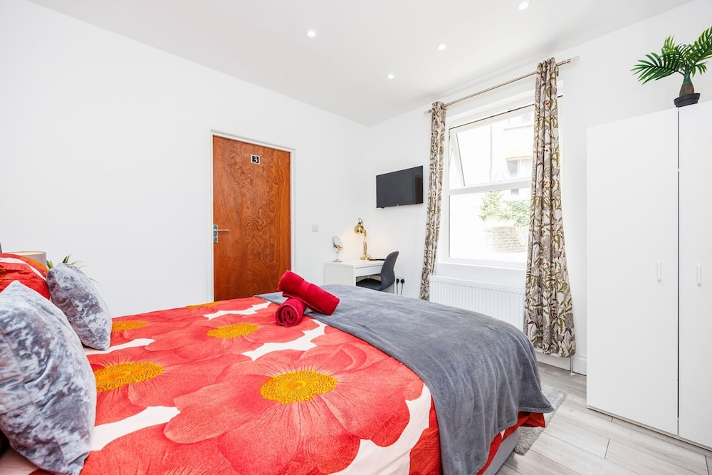 3 Bed 3 Bathroom Flat in Kensington A