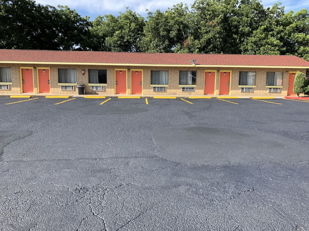 De Leon Inn