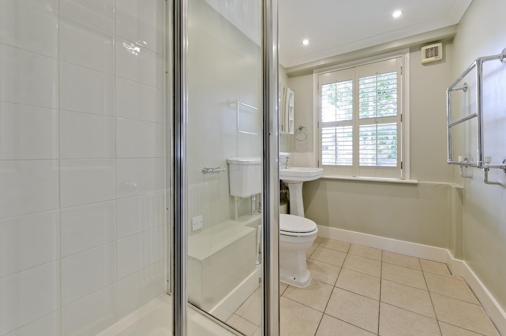 Fabulous 3 Bed Flat Chelsea