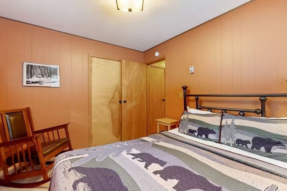 2538 Talbot 3 Bedroom Cabin