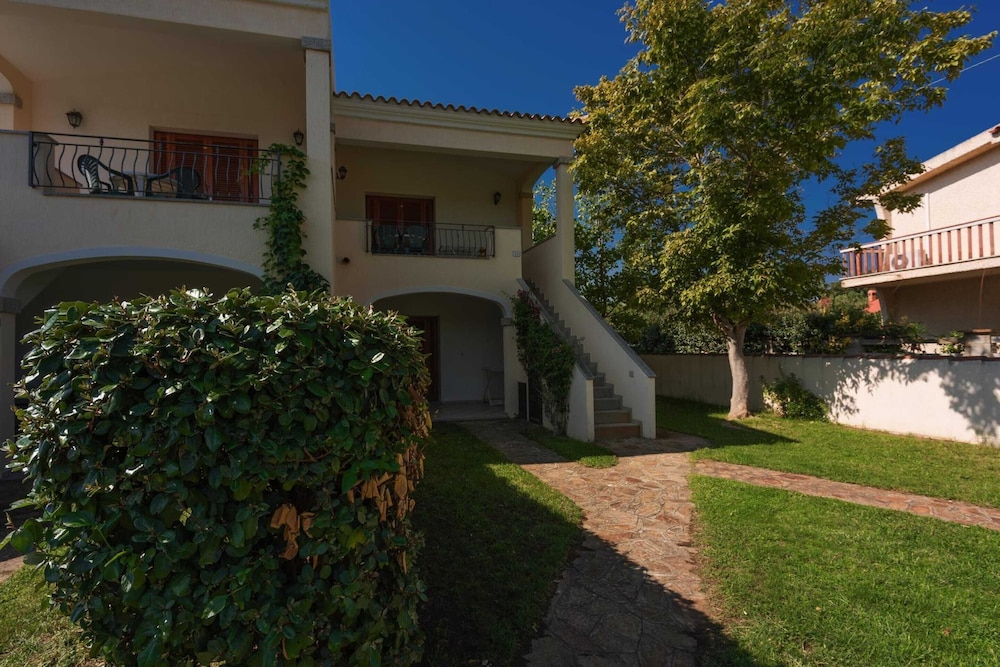 Holiday Resort, Budoni view 3