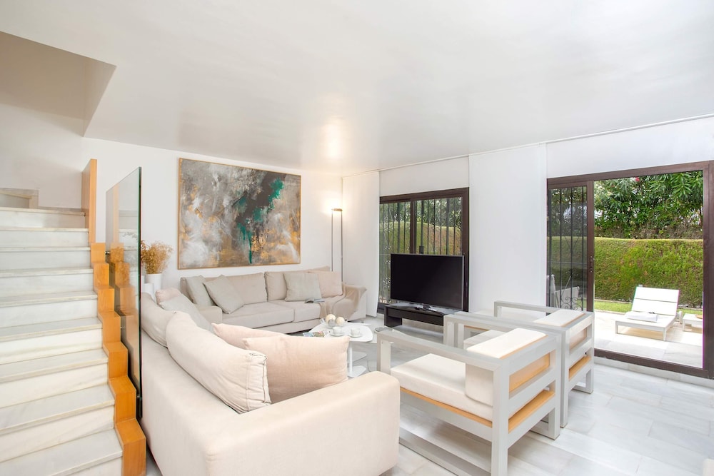 Genteel Home Guadalvillas