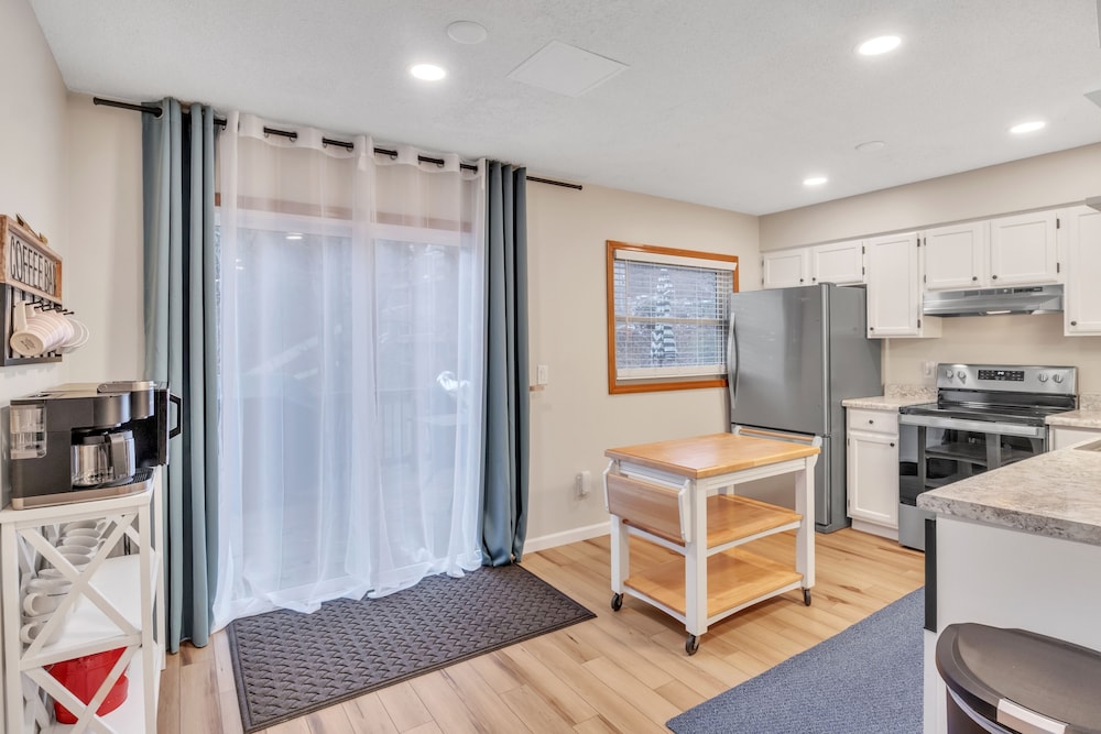 Deerfield Hideaway At Old Rocky 5 Bedroom Home