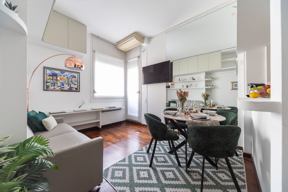 S Marco - Bright Central 1bdr With Balcony in Brera