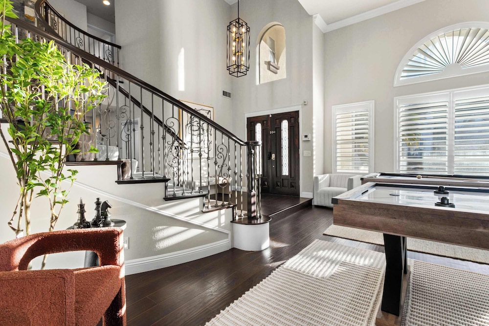 Luxury Pool Home w Theater Games & Mountain View