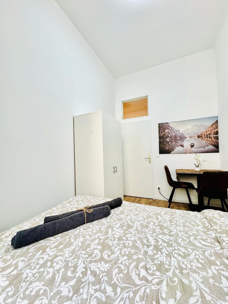 5BR Apt 10min to Matzleinsdorfer