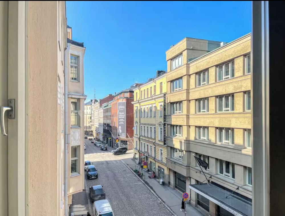 5 Room Apartment by the Esplanade Park