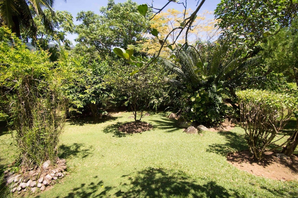 Lemongrass Lodge