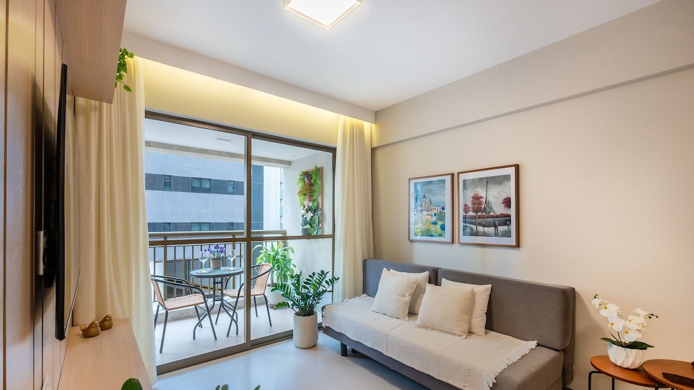 Cozy and Charming Apt in Salvador Ita0304