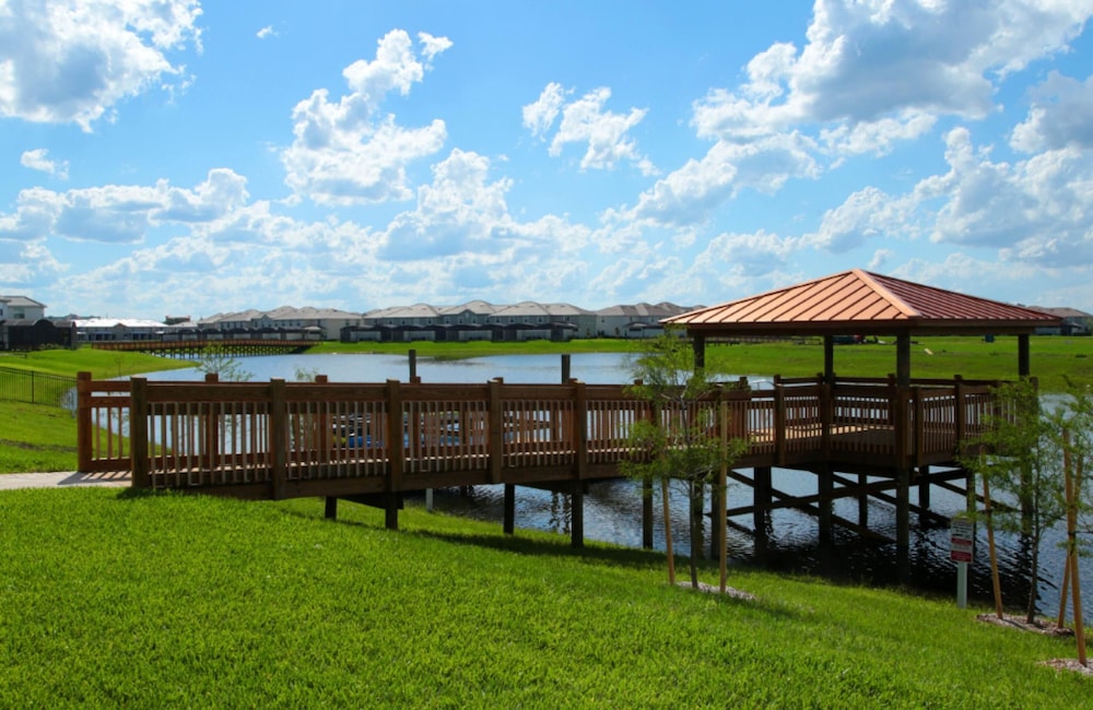 Magic Luxury Stunning 4BR Resort Home With Private Pool BBQ Minutes From Disney 4807ml