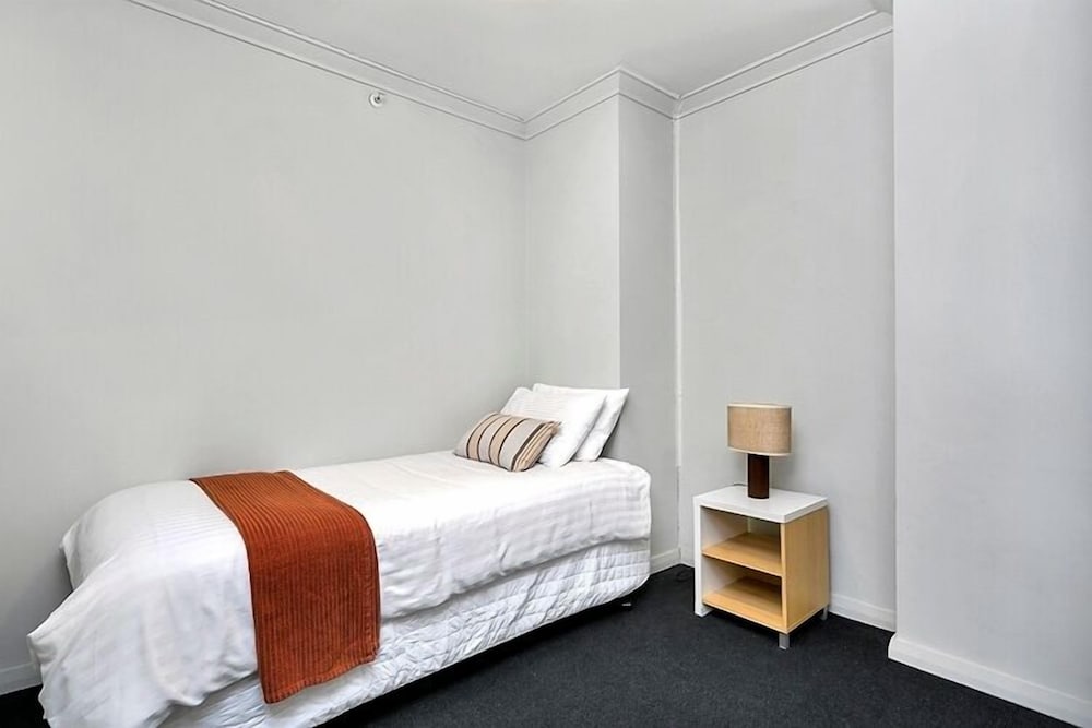 The Apartment Service FW206